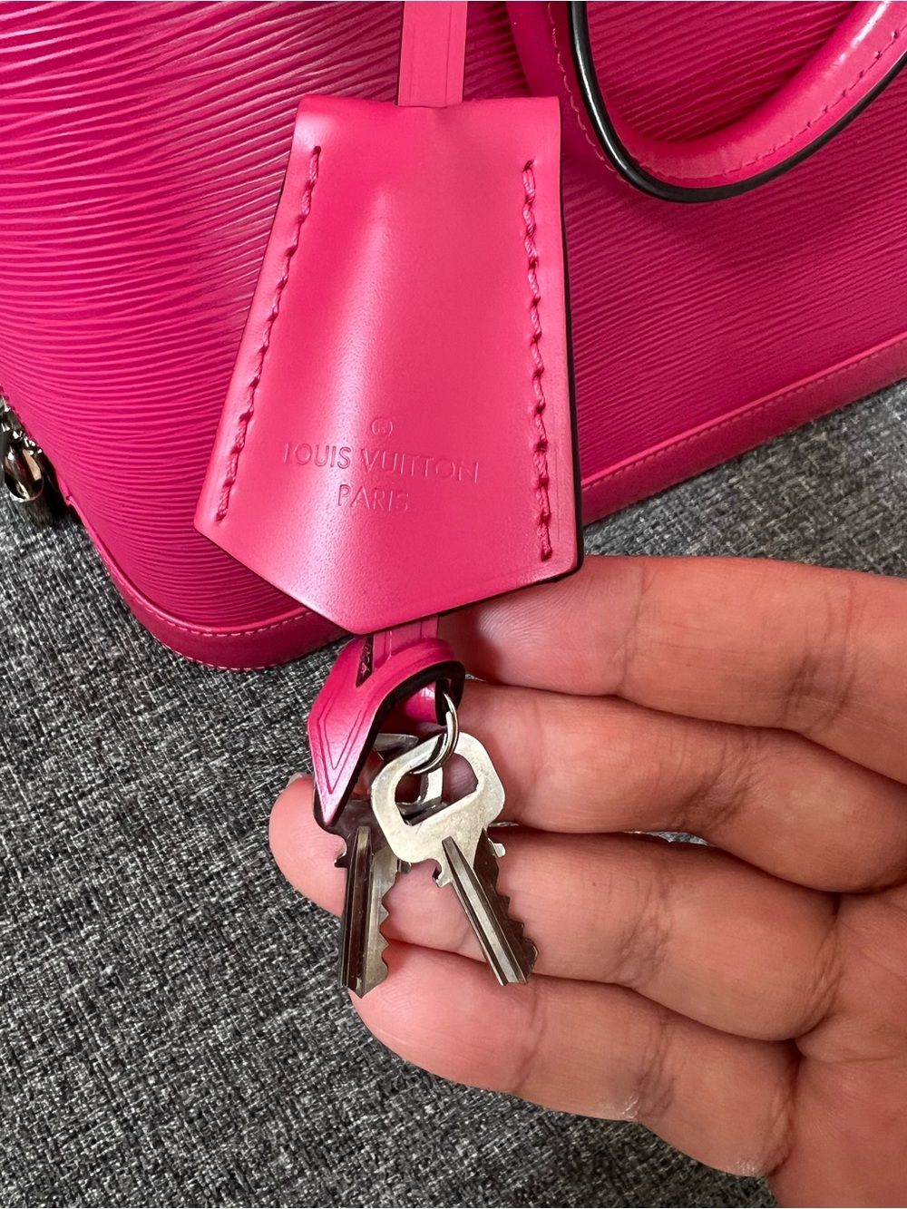 Louis Vuitton Alma PM EPI fuchsia - Picture 9 of 16